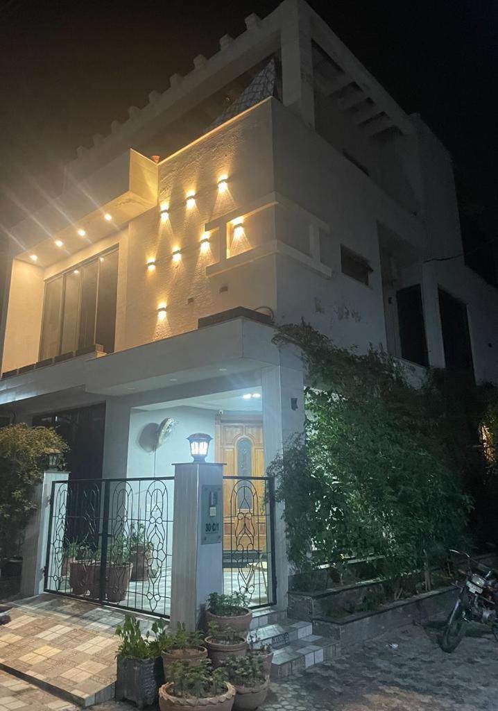 Grey Orchard Homestay - A Family Place Lahore Exterior foto